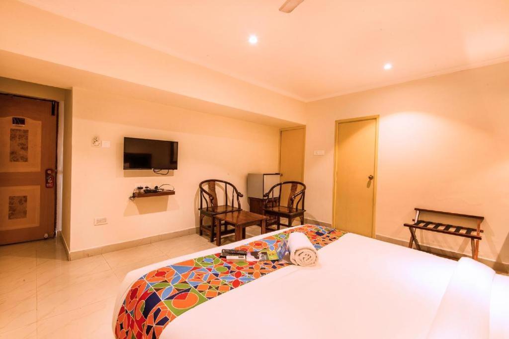 Blossoms Hotel & Service Apartments Chennai Extérieur photo