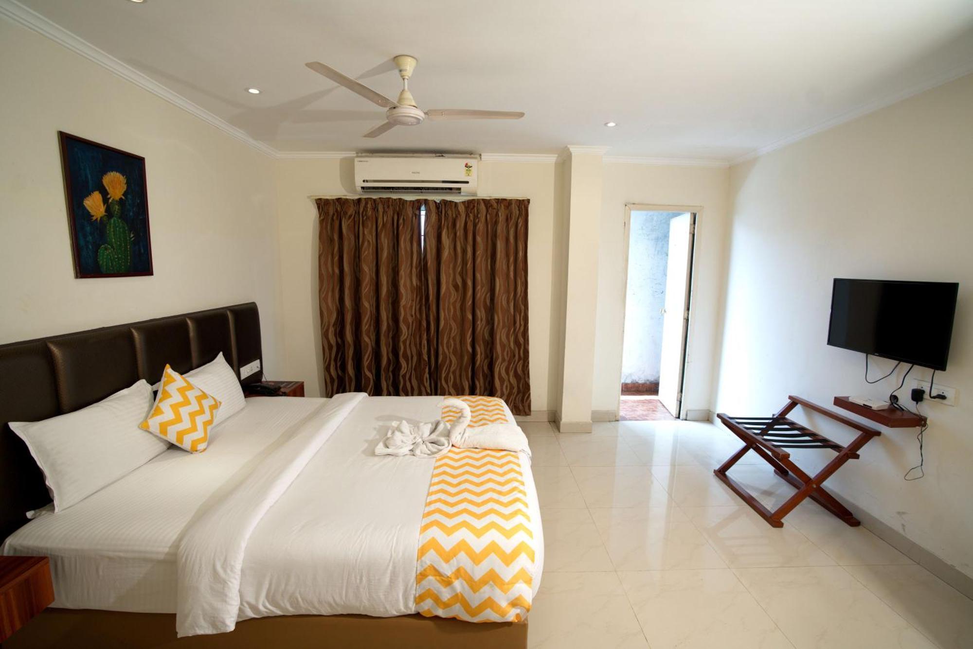 Blossoms Hotel & Service Apartments Chennai Extérieur photo